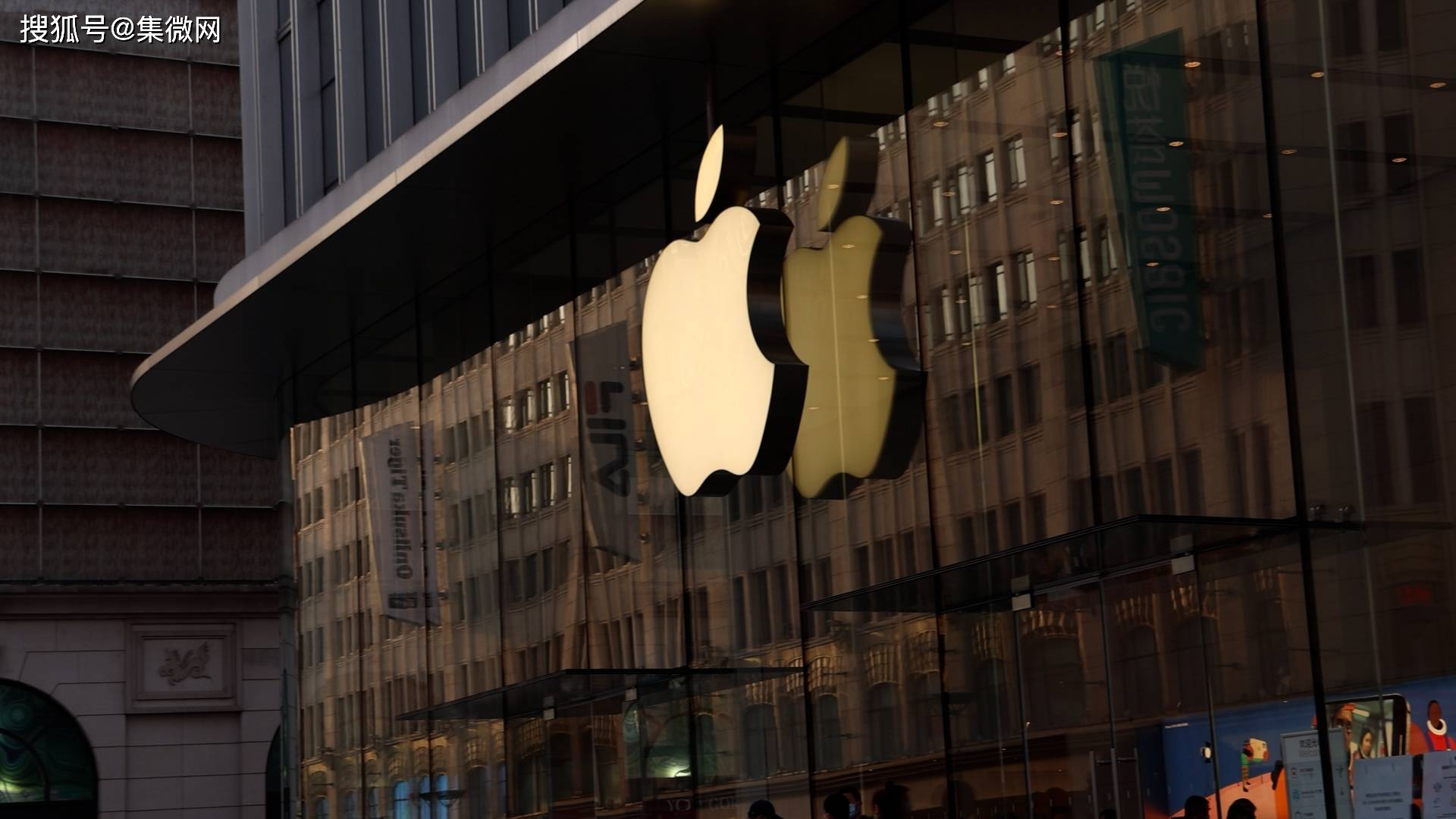 苹果imac旗舰版
:传苹果与供应商就在泰国生产MacBook谈判