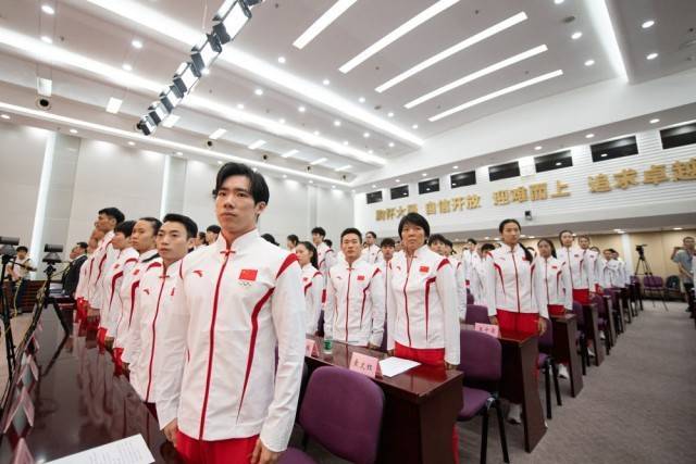 华为手机拼图:36位奥运冠军领衔 中国代表团向亚运出发！